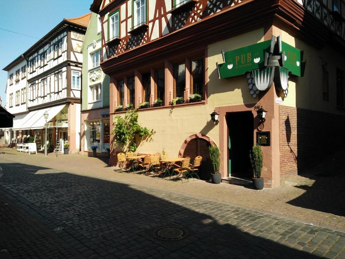Pub 111 - Die Altstadt Unterkunft Miltenberg Eksteriør billede
